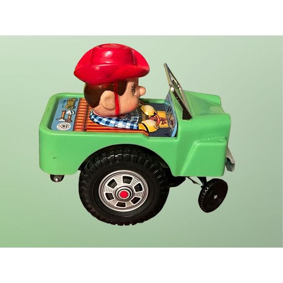 Vintage TM Modern Toys Japan Wind Up Green Jeep Car WORKS - Picture 2 of 6